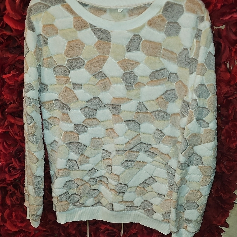 Women's Geometric Plush Pattern Sweater Size Medium (Says XL But M/L) Brown/Grey
